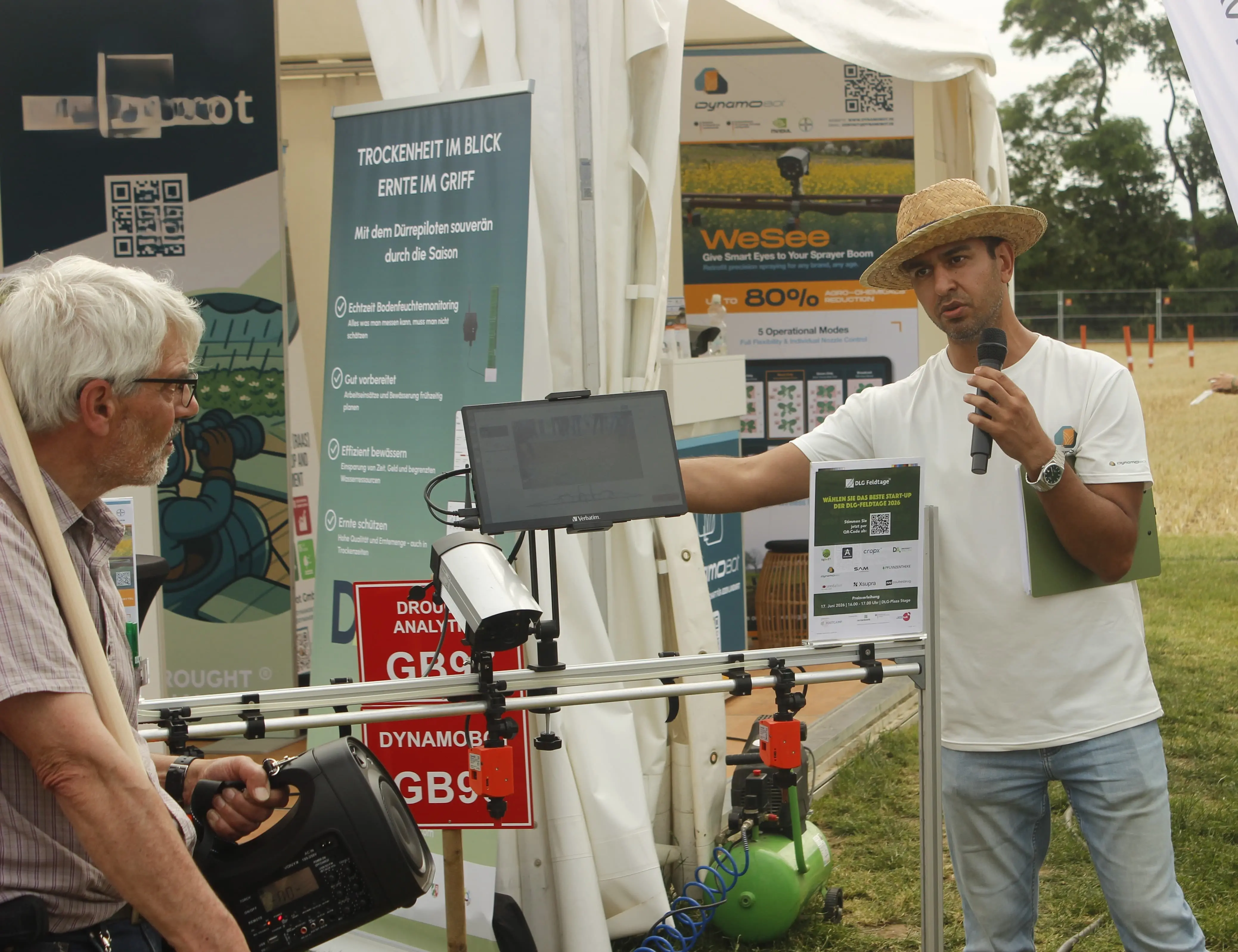 Le PDG de DynamoBot présente WeSee aux visiteurs des Journées agricoles de la DLG 2026